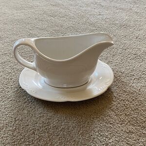 White Ceramic Gravy Boat with Attached Saucer - Elegant Serving Piece